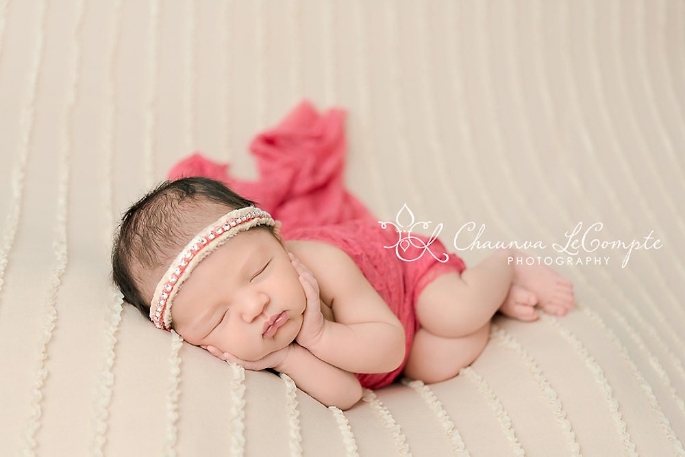 stretch Lace Wrap Coral Neugeborenen Fotografie Requisite Baby Swaddle von Etsy - BeautifulPhotoProps
