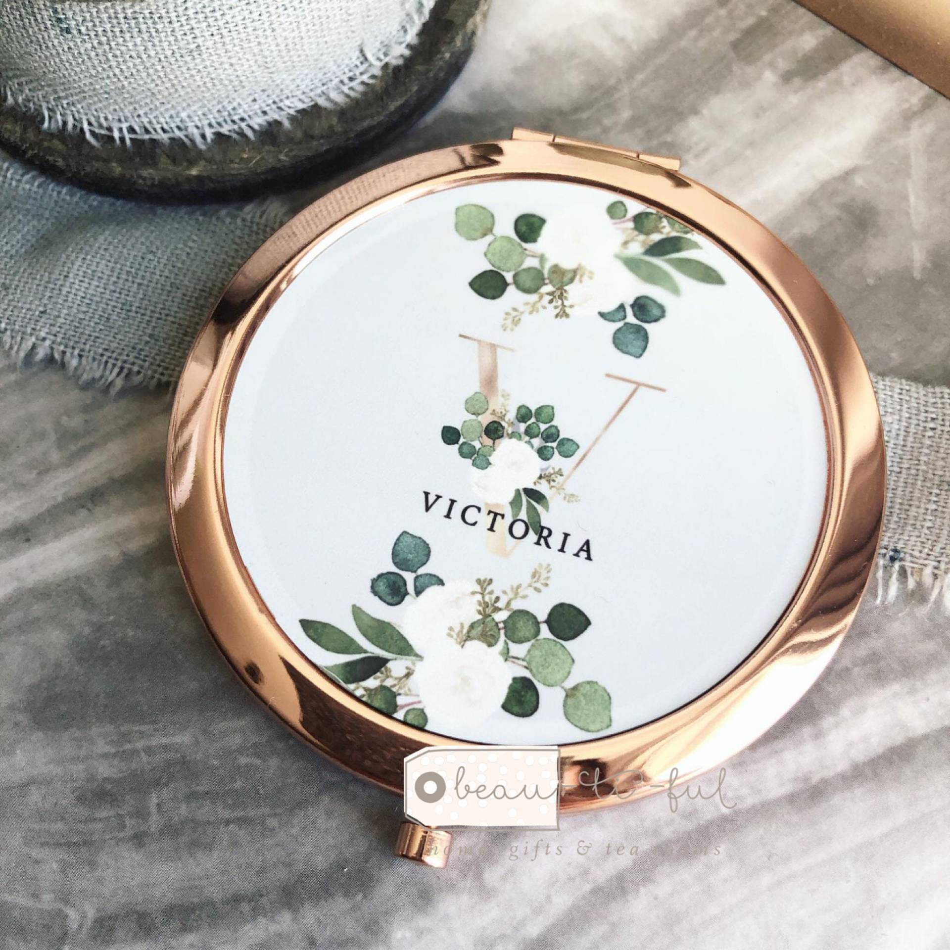 Personalisierte Initial Und Name Floral Greenery Rose Gold Compact Spiegel Hochzeit Brautjungfer Geschenk Personalisierte Initial Und Name Floral Greenery Rose Gold Compact Spiegel Hochzeit Brautjungfer Geschenk von Etsy - Beautifulgiftshop