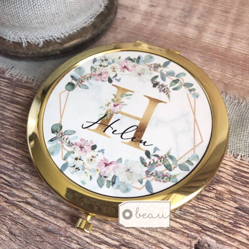 Personalisierte Initiale Und Name Rosa Blumen Runde Rose Gold Kompakt Spiegel Hochzeit Brautjungfer Geschenk Personalisierte Initiale Und Name Rosa Blumen Runde Rose Gold Kompakt Spiegel Hochzeit Brautjungfer Geschenk von Etsy - Beautifulgiftshop
