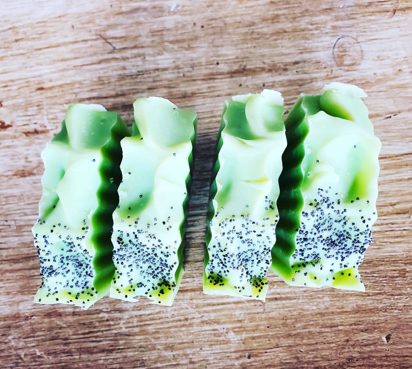 Handgemachte Gurke Melone Bar Seife von Etsy - BeautyBeeSoap