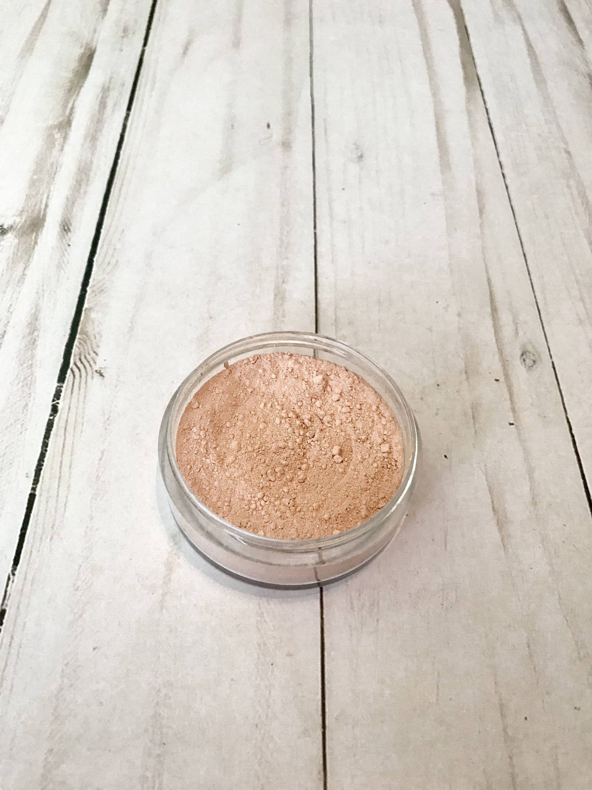 Leichte Warme Foundation - Lockere Mineral Natürliches Make-Up 19 Shades Leichte Warme Foundation - Lockere Mineral Natürliches Make-Up 19 Shades von Etsy - BeautybyKaylaLou