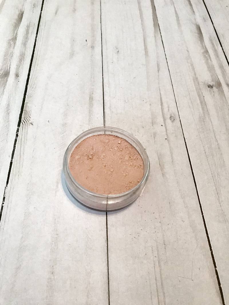 Light Cool Mineral Foundation - Loose Natürliches Make-Up 19 Shades Light Cool Mineral Foundation - Loose Natürliches Make-Up 19 Shades von Etsy - BeautybyKaylaLou