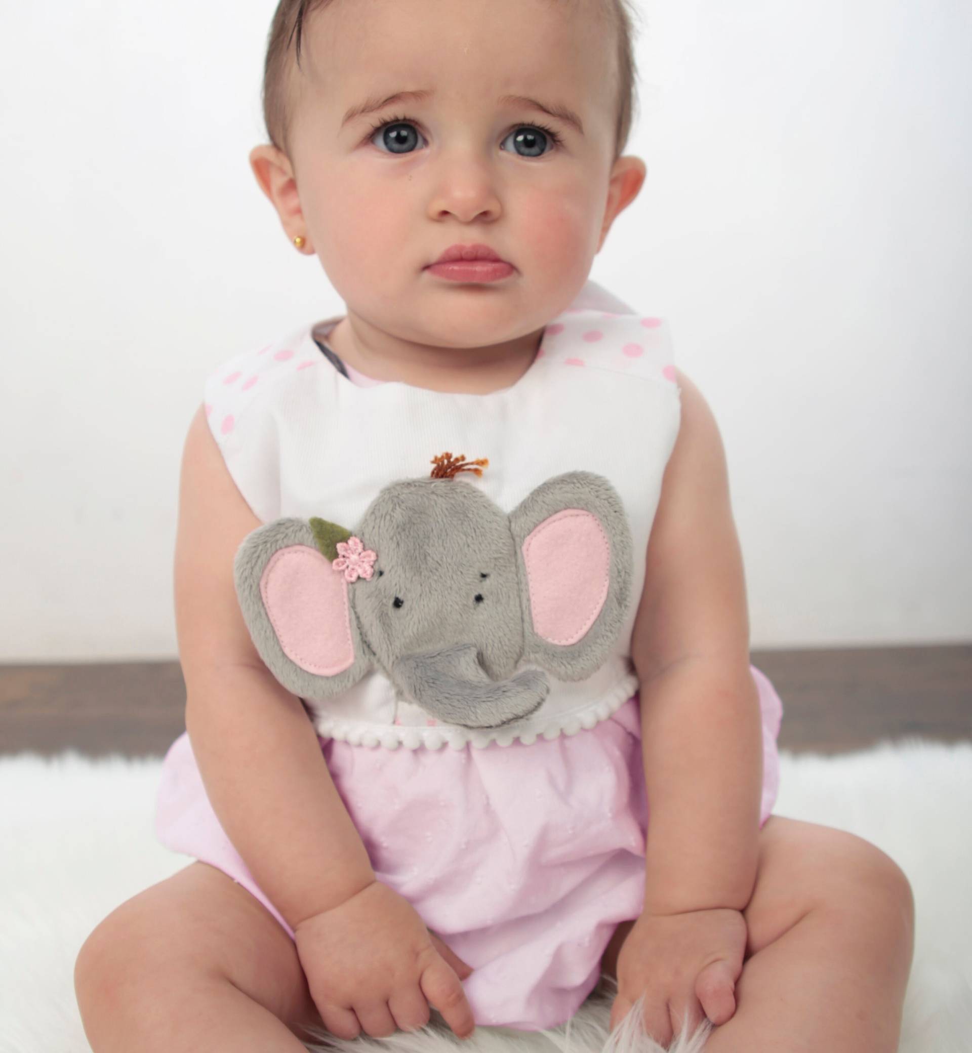 Elefant Handgemachte Neugeborenen Baby Lätzchen -Personalisierung Verfügbar- Niedliche Baumwolle Saugfähiges Kleinkind -Sensory- Feinmotorik von Etsy - BebeMilaandCo