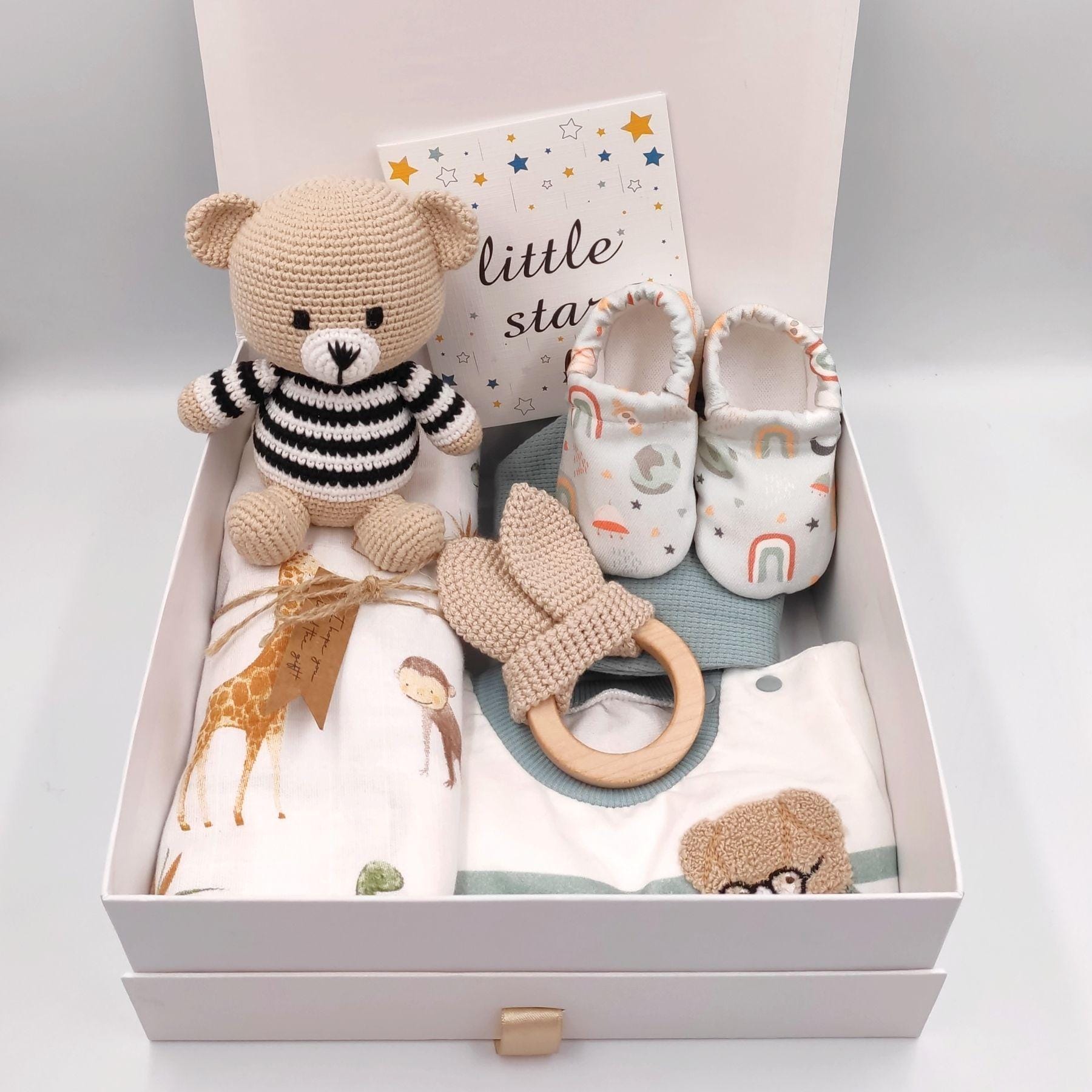 Baby-Geschenkbox, Amigurumi Babypartygeschenk, Baby-Geschenkset, Personalisiertes Baby-Geschenkkörbe, Baby-Booties-Geschenk von Etsy - BebekHediyeKutusu