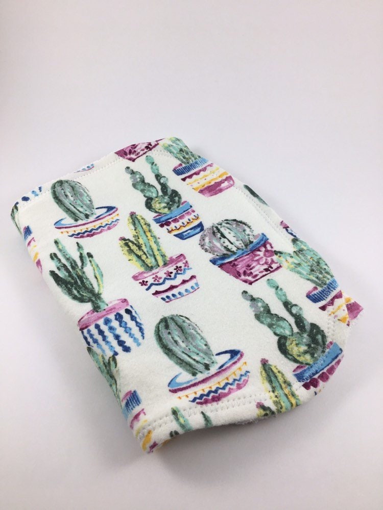 Personalisierte Kaktus Spucktuch, Baby Baby-Dusche-Geschenk, Baby-Geschenk, Mädchen, Jungen, Baby-Initialen von Etsy - BeeKaiBaby