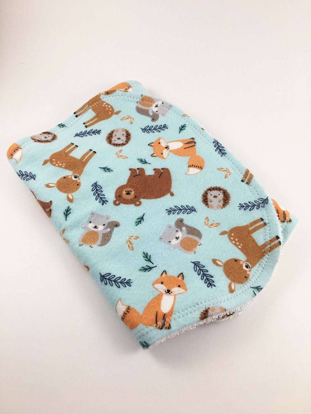 Personalisiertes Tier Spucktuch, Baby Baby-Dusche-Geschenk, Spucktuch Junge, Junge Geschenk, Mädchen Initialen von Etsy - BeeKaiBaby