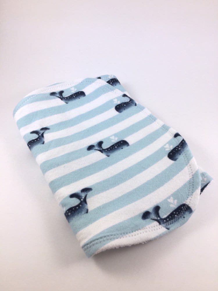 Personalisiertes Wal Spucktuch, Baby Baby-Dusche-Geschenk, Spucktuch Junge, Jungen Geschenk, Mädchen In von Etsy - BeeKaiBaby