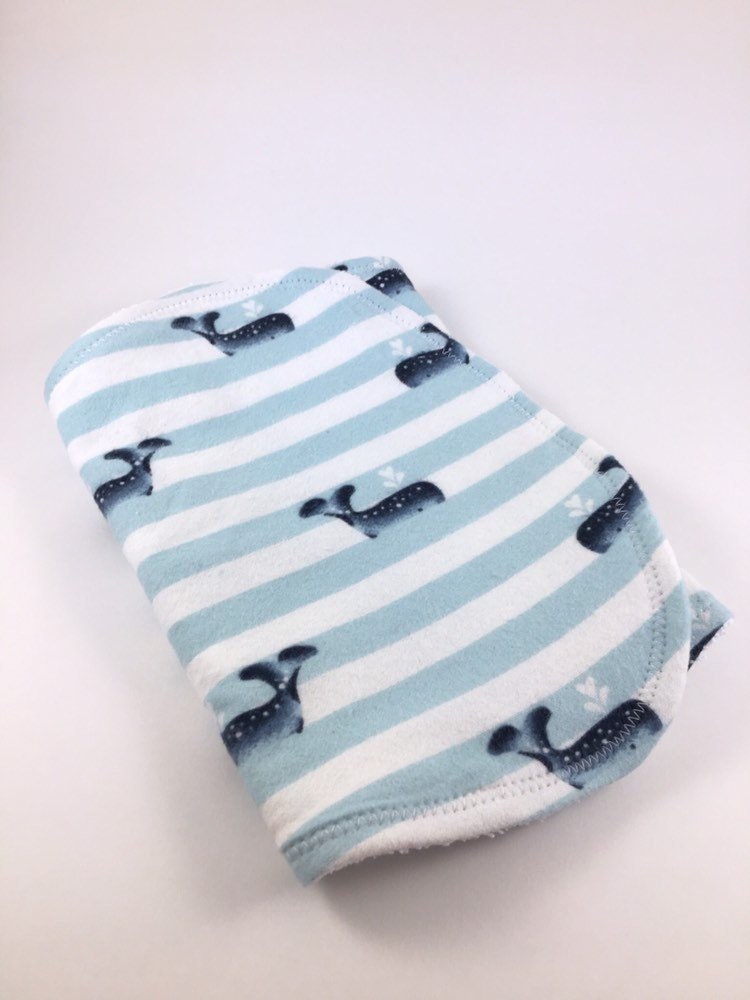 Personalisiertes Wal Spucktuch, Baby Baby-Dusche-Geschenk, Spucktuch Junge, Jungen Geschenk, Mädchen In von Etsy - BeeKaiBaby
