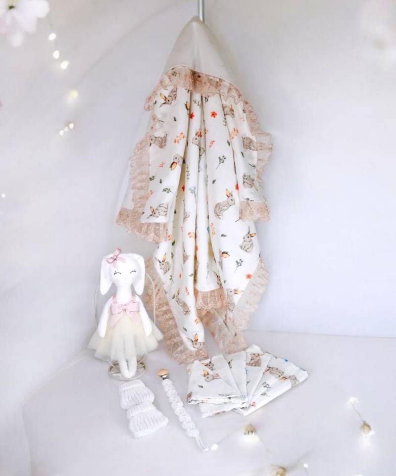 Baby Geschenkset, Babygeschenk, Geschenk Zur Geburt, Musselin, Musselindecke, Babydecke, Geschenkkorb Baby, Geschenkbox von Etsy - BeebyBox