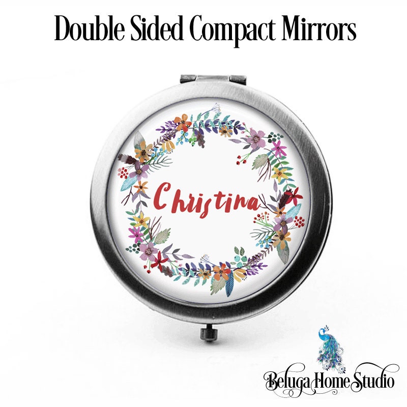 Custom Compact Mirror Whimsical Boho Blumenkranz Die Christina Brautjungfer Geschenke Kosmetikspiegel Personalisierte Custom Compact Mirror Whimsical Boho Blumenkranz Die Christina Brautjungfer Geschenke Kosmetikspiegel Personalisierte von Etsy - BelugaHomeStudio