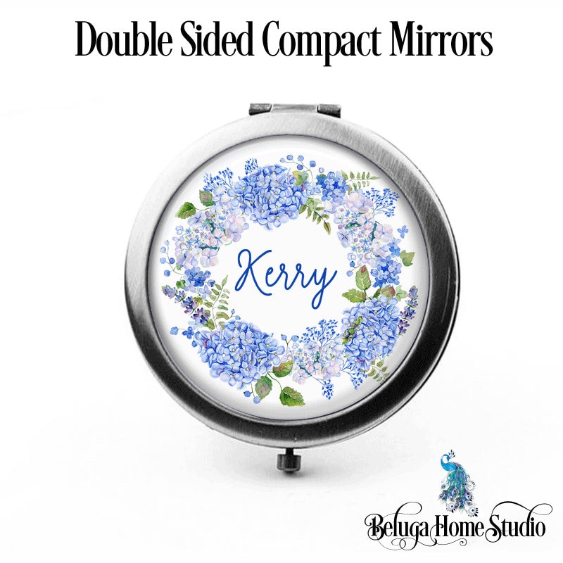 Kompaktspiegel Hortensie Blumen Blumenkranz Die Kerry Brautjungfer Geschenke Kosmetikspiegel Personalisierte Geburtstage Damen Frauen Kompaktspiegel Hortensie Blumen Blumenkranz Die Kerry Brautjungfer Geschenke Kosmetikspiegel Personalisierte Geburtstage Damen Frauen von Etsy - BelugaHomeStudio