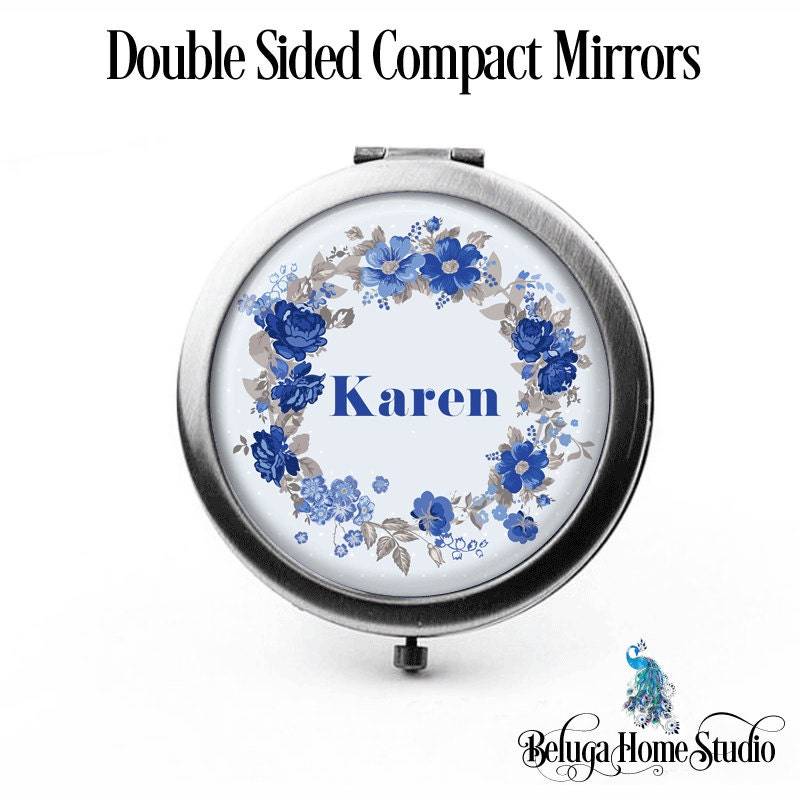 Kompaktspiegel Retro Blaue Blumen Blumenkranz Die Karen Brautjungfer Geschenke Kosmetikspiegel Personalisierte Geburtstage Damen Frauen von Etsy - BelugaHomeStudio