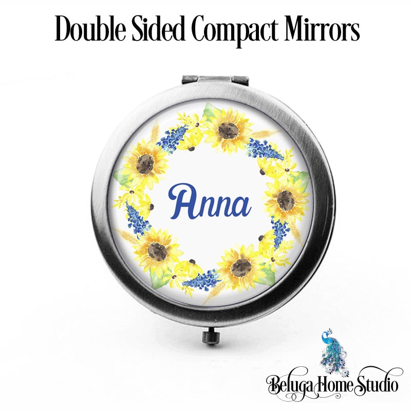 Personalisierter Kompaktspiegel Aquarell Stil Sonnenblumen Blumenkranz Die Anna Brautjungfer Geschenke Kosmetikspiegel Für Sie Geldbörse Spiegel Personalisierter Kompaktspiegel Aquarell Stil Sonnenblumen Blumenkranz Die Anna Brautjungfer Geschenke Kosmetikspiegel Für Sie Geldbörse Spiegel von Etsy - BelugaHomeStudio