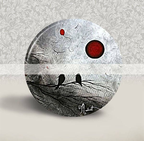 Red Moon Balloon Birds On Ast Grey Sky Taschenspiegel - 2 Größen Erhältlich Wählen Sie 2, 25 Zoll Oder 3, 5 Red Moon Balloon Birds On Ast Grey Sky Taschenspiegel - 2 Größen Erhältlich Wählen Sie 2, 25 Zoll Oder 3, 5 von Etsy - BelugaHomeStudio