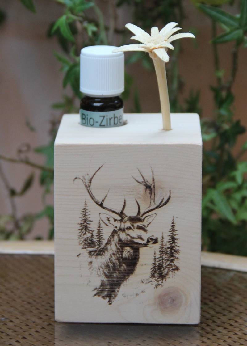 Würfel Aus Zirbenholz Mit Bild " Hirsch" Zirbenöl Und Edelweiß Würfel Aus Zirbenholz Mit Bild " Hirsch" Zirbenöl Und Edelweiß von Etsy - BergholzShop