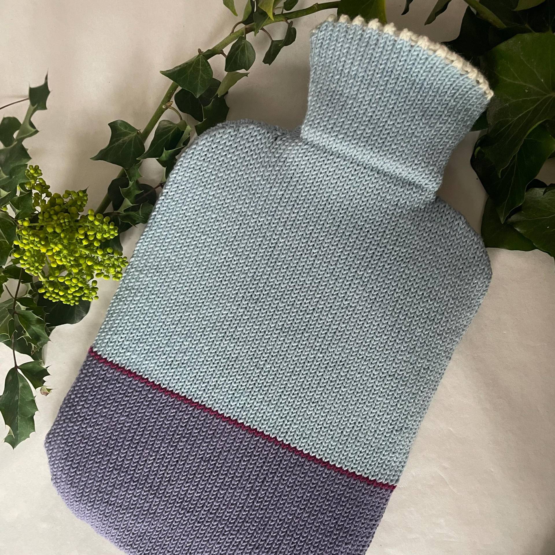 Wärmflaschenbezug Aus 100 % Wolle | Vom Merinoschaf, Handgefertigt, Geschenk, Handarbeit, Hellblau Flieder Wärmflaschenbezug Aus 100 % Wolle | Vom Merinoschaf, Handgefertigt, Geschenk, Handarbeit, Hellblau Flieder von Etsy - BerlinerMasche