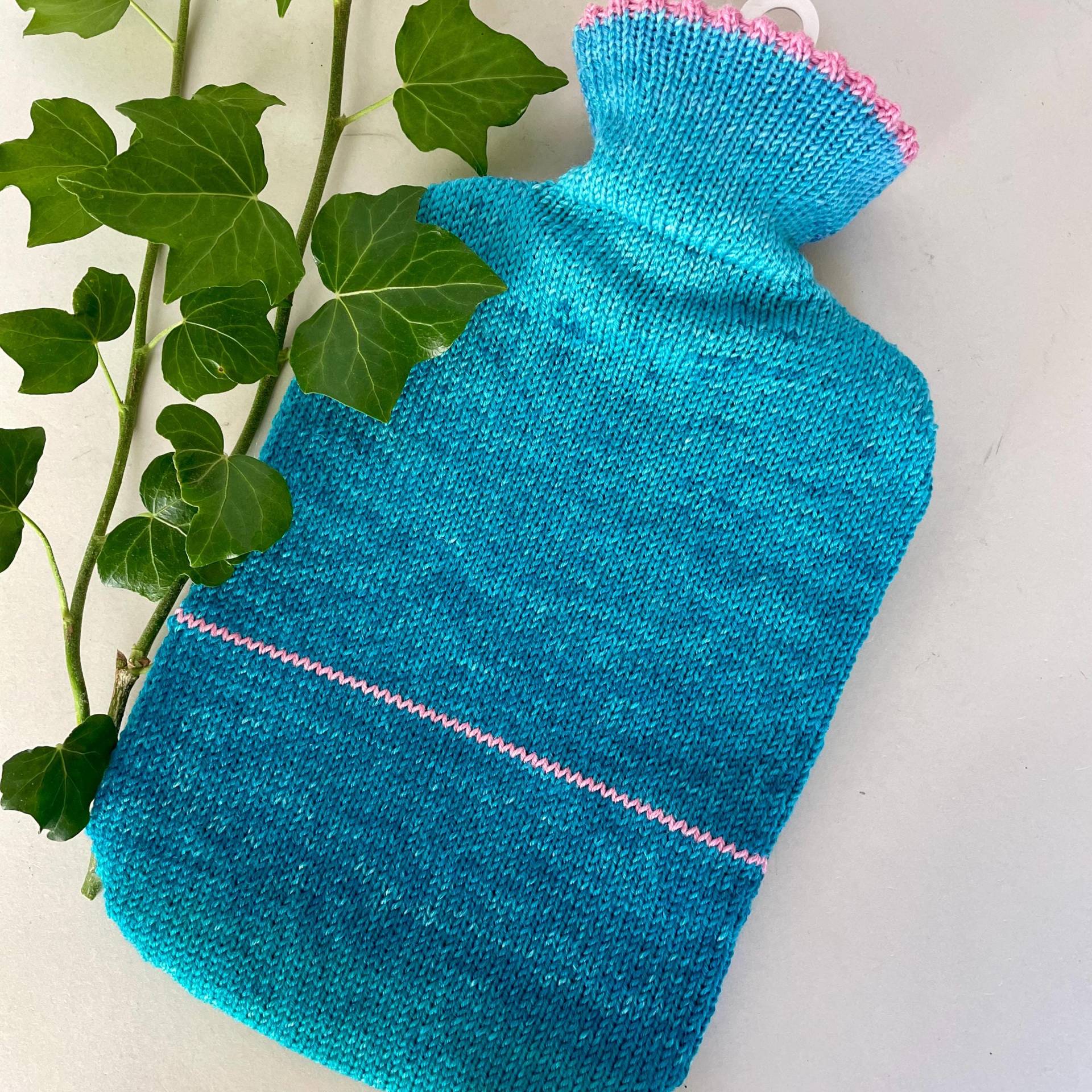 Wärmflaschenbezug Aus 100 % Wolle | Vom Merinoschaf, Handgefertigt, Geschenk, Wärme, Beruhigend, Handarbeit, Türkis, Blau, Rosa, Geschenk von Etsy - BerlinerMasche