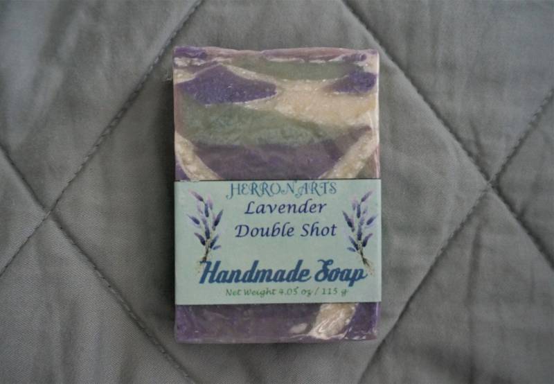 Lavendel Doppel Schuss Herron Kunst Handgemachte Seife Lavendel Doppel Schuss Herron Kunst Handgemachte Seife von Etsy - BerryWaveArtStich