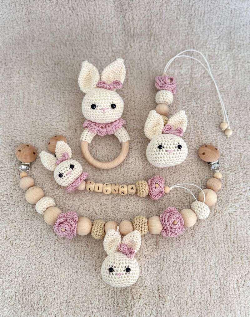 Baby Geschenk Häkel Set Amigurumi Schnullerhalter Schnullerclip Schnullerkette Kinderwagenkette Hase von Etsy - BestLovelythings