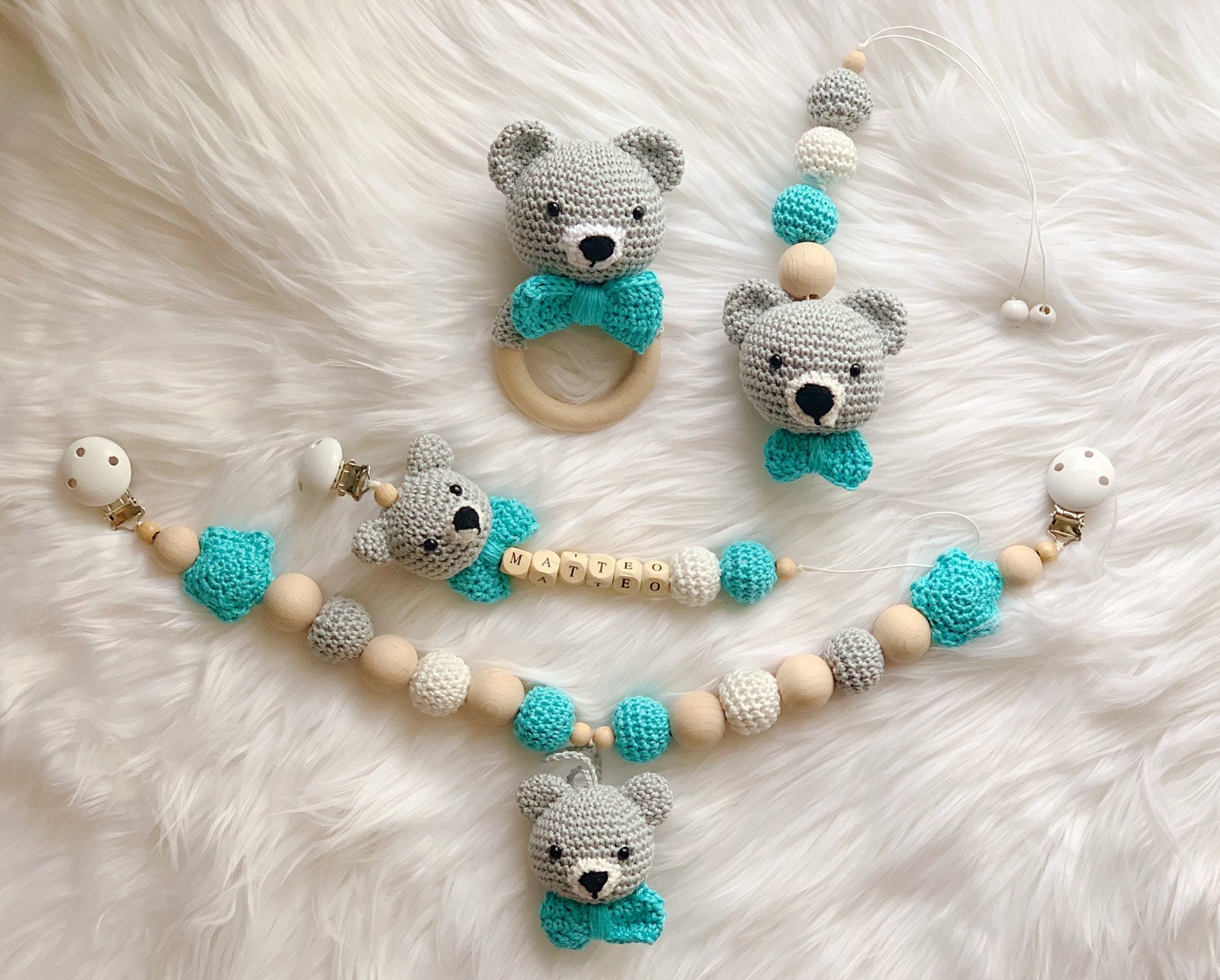 Baby Geschenk Häkel Set Amigurumi Schnullerhalter Schnullerclip Schnullerkette Rassel Greifling Kinderwagenkette Bär von Etsy - BestLovelythings