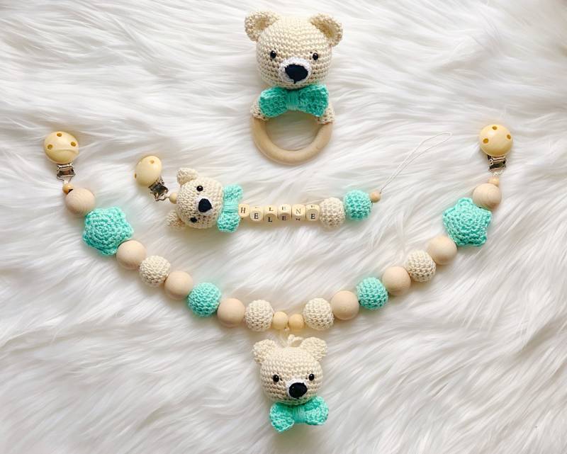 Baby Geschenk Häkel Set Amigurumi Schnullerhalter Schnullerclip Schnullerkette Rassel Greifling Kinderwagenkette Bär von Etsy - BestLovelythings