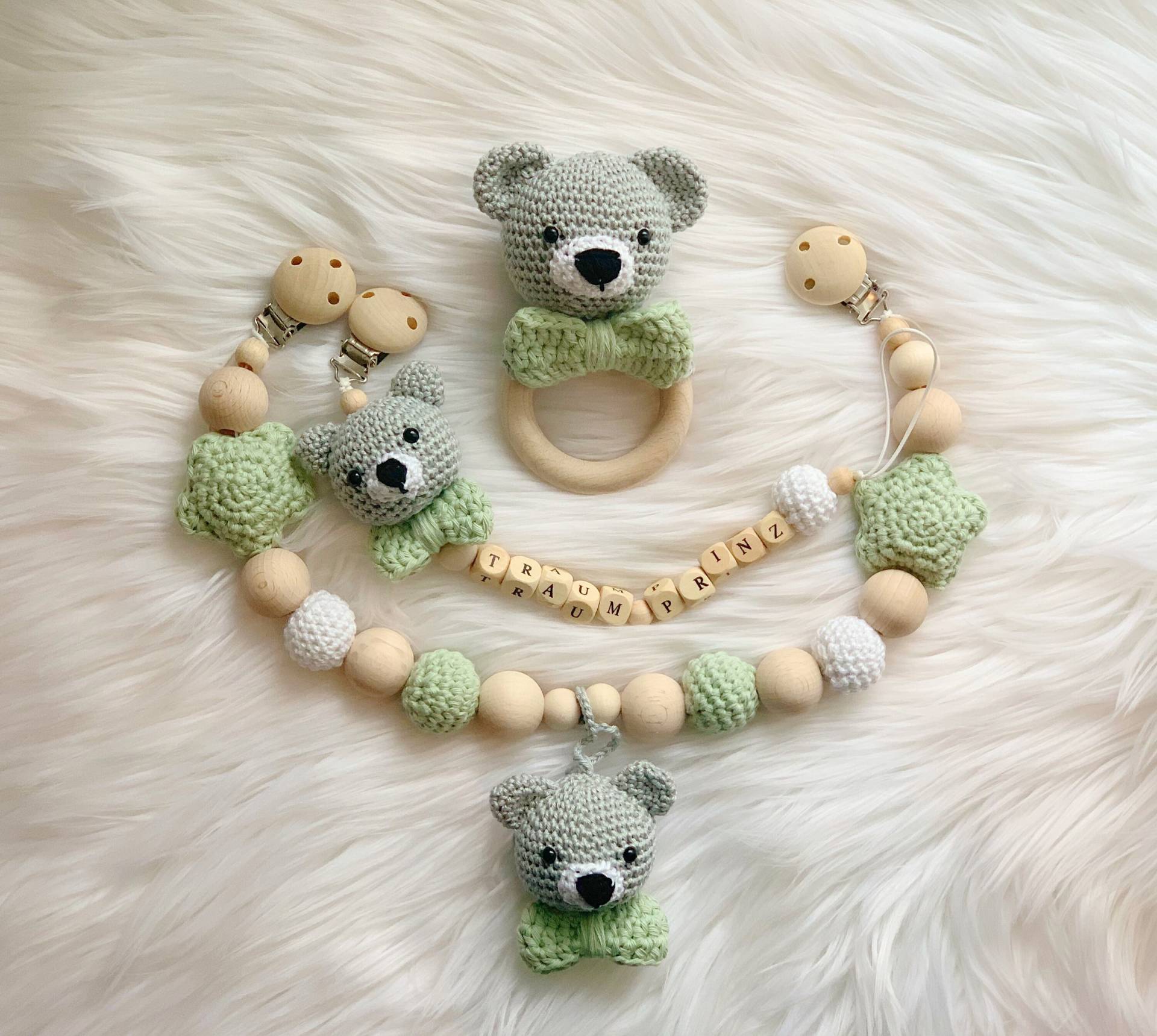 Baby Geschenk Häkel Set Amigurumi Schnullerhalter Schnullerclip Schnullerkette Rassel Greifling Kinderwagenkette Bär von Etsy - BestLovelythings