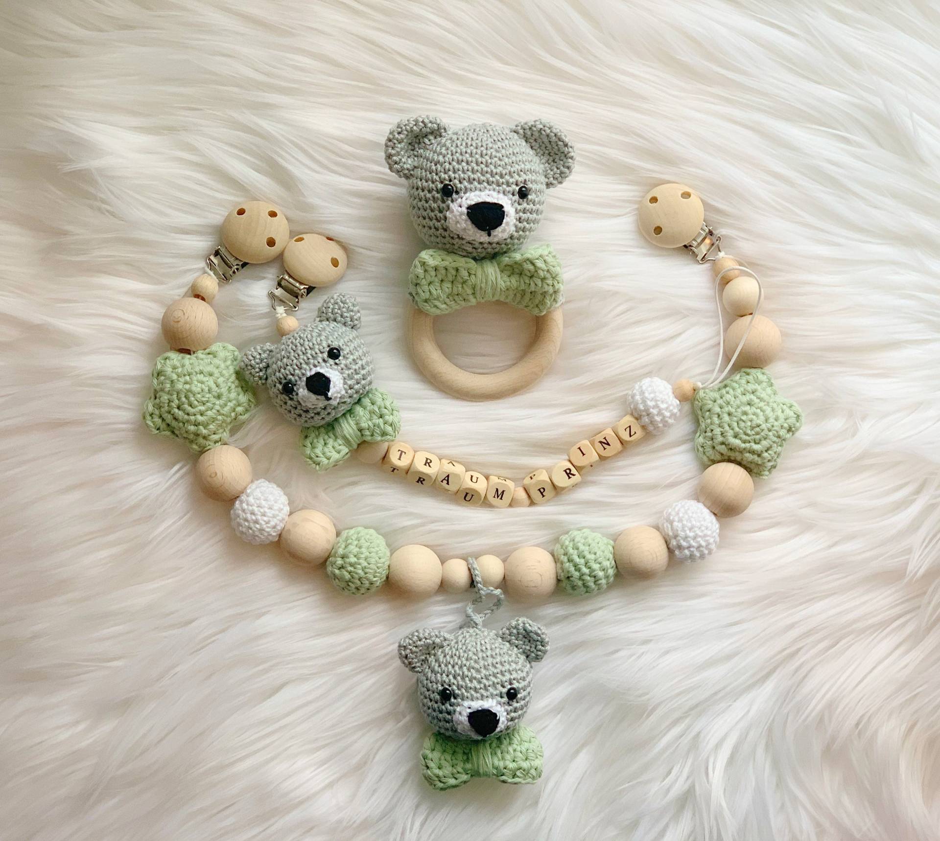 Baby Geschenk Häkel Set Amigurumi Schnullerhalter Schnullerclip Schnullerkette Rassel Greifling Kinderwagenkette Bär von Etsy - BestLovelythings