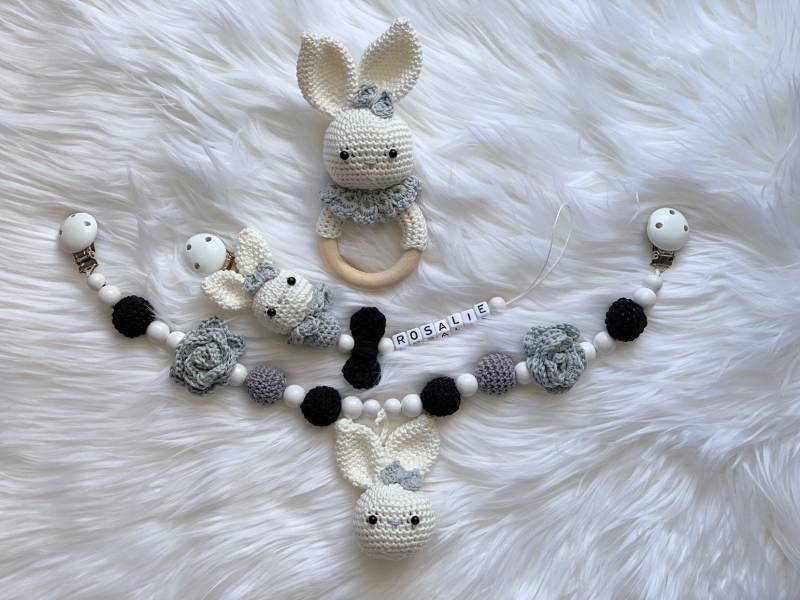 Baby Geschenk Häkel Set Amigurumi Schnullerhalter Schnullerclip Schnullerkette Rassel Greifling Kinderwagenkette Hase von Etsy - BestLovelythings