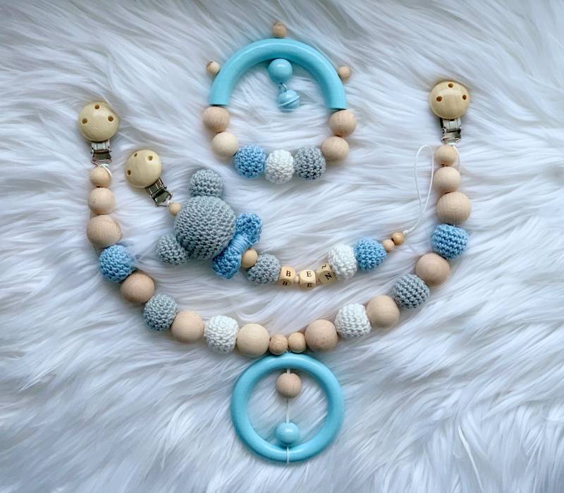 Baby Geschenk Häkel Set Amigurumi Schnullerkette Kinderwagenkette Rassel Greifling Mickey Mouse von Etsy - BestLovelythings