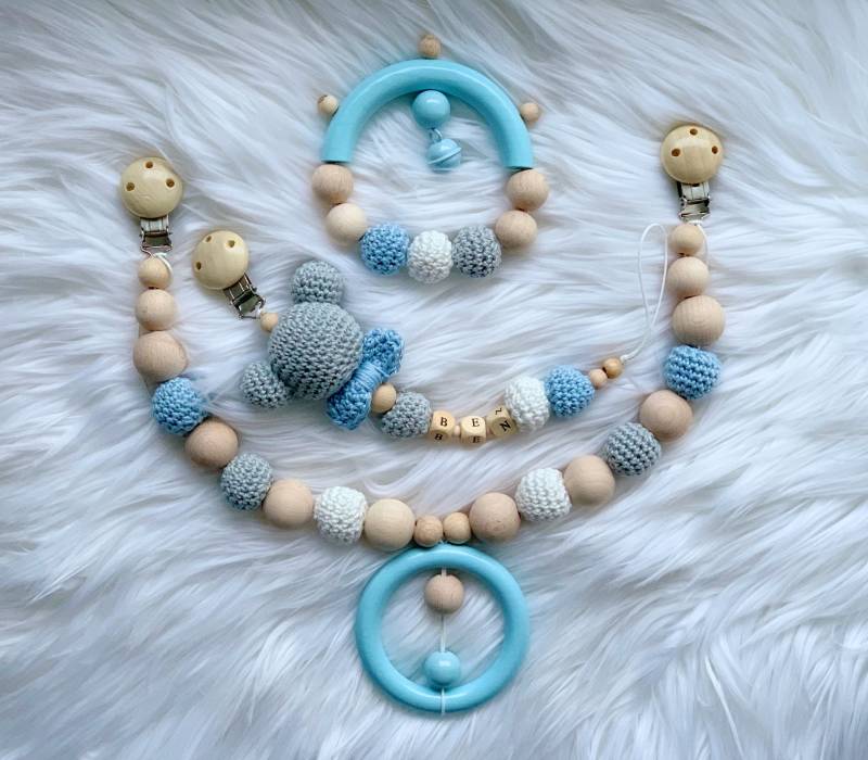 Baby Geschenk Häkel Set Amigurumi Schnullerkette Kinderwagenkette Rassel Greifling Mickey Mouse von Etsy - BestLovelythings