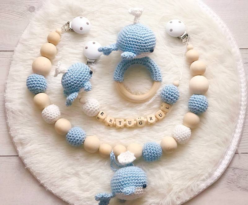 Baby Geschenk Häkel Set Schnullerhalter-Clip Rassel Greifling Schnullerkette Kinderwagenkette Wal von Etsy - BestLovelythings