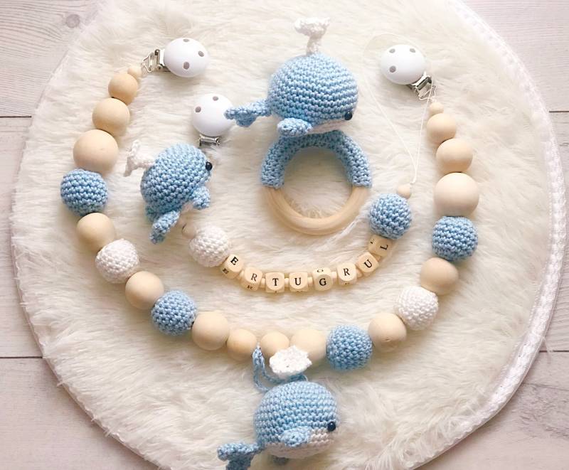 Baby Geschenk Häkel Set Schnullerhalter-Clip Rassel Greifling Schnullerkette Kinderwagenkette Wal von Etsy - BestLovelythings