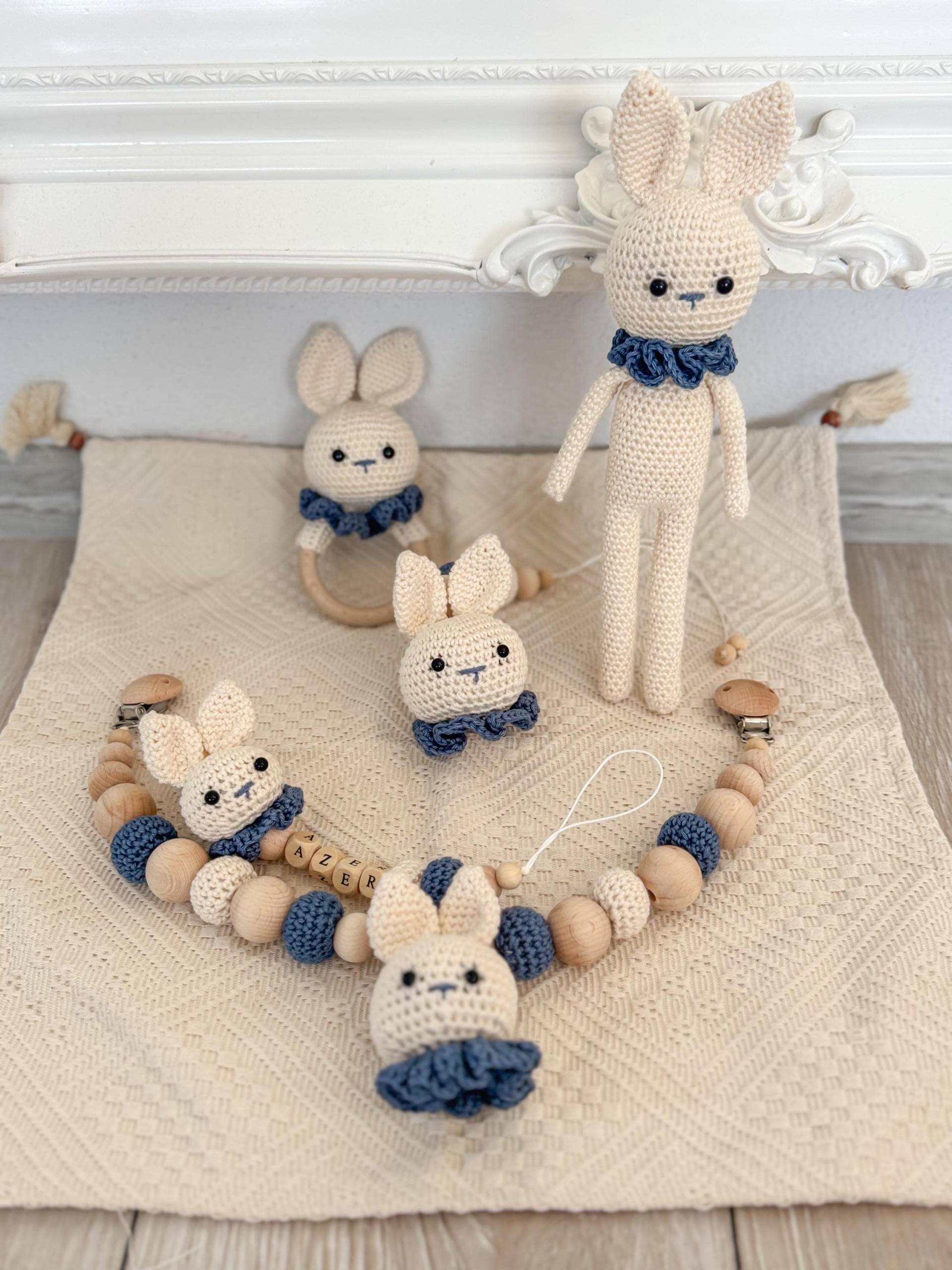 Schnullerkette Gehäkelt Hase Baby Geschenk Häkel Set Schnullerhalter Schnullerclip Kinderwagenkette Maxicosikette Rassel Babyset Babgeschenk von Etsy - BestLovelythings