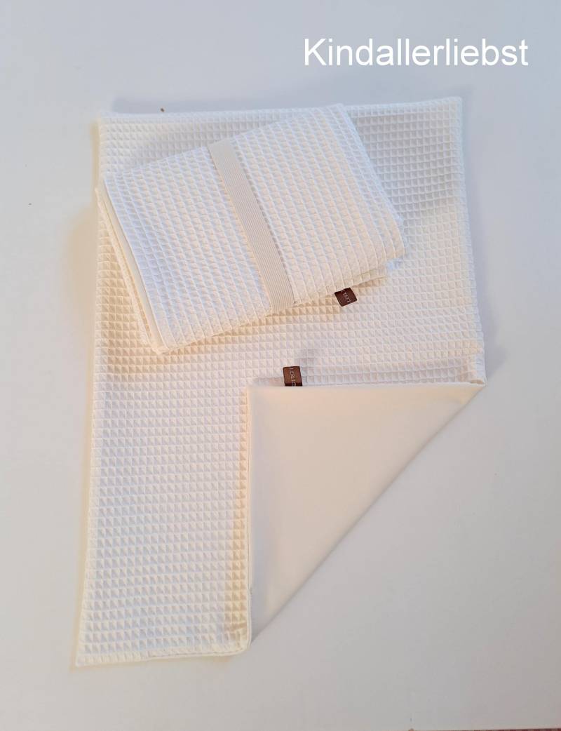 Wickelunterlage Abwischbar, Wasserundurchlässig, Waffelpique, Ecru, Div. Größen Wickelunterlage Abwischbar, Wasserundurchlässig, Waffelpique, Ecru, Div. Größen von Etsy - Binesstoffwerkstatt