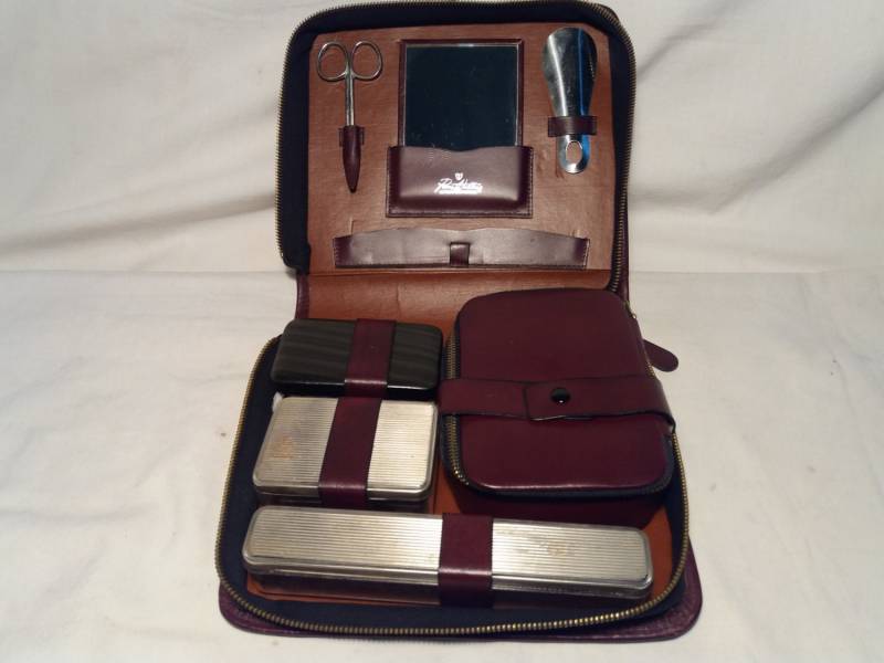 Vintage 1970Er Herrentoilette in Dunkelrotem Leder.made Germany von Etsy - BitakaVintage