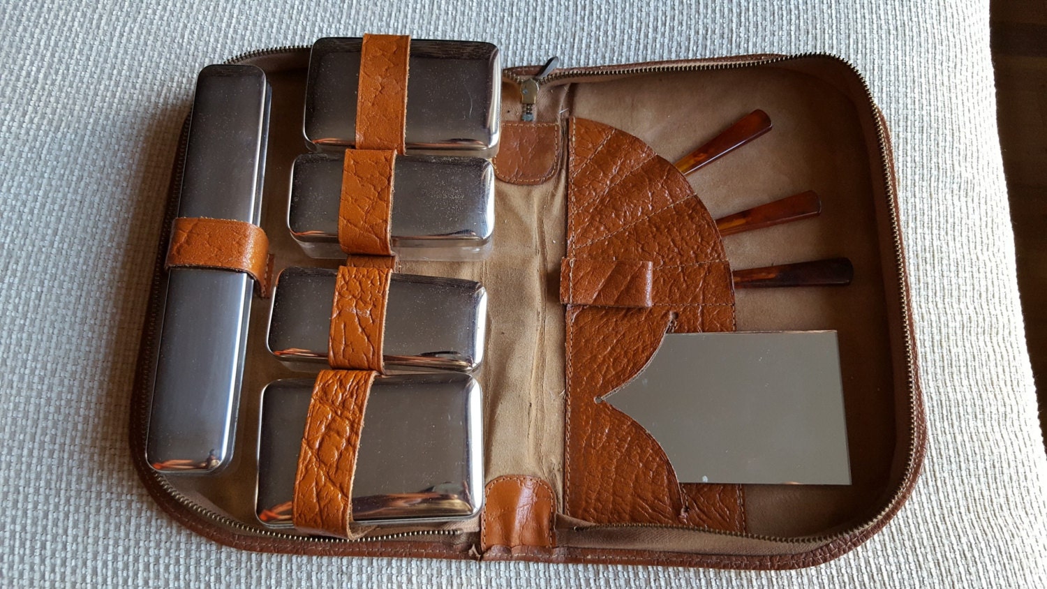 Vintage 70Er Toiletten Set Im Braunen Leder Koffer.made in Germany von Etsy - BitakaVintage