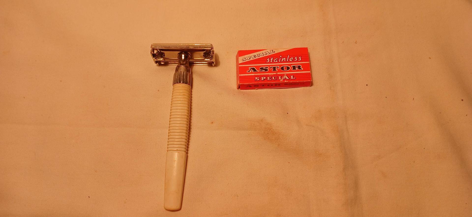 Vintage Herrenrasierer - Gillette England von Etsy - BitakaVintage