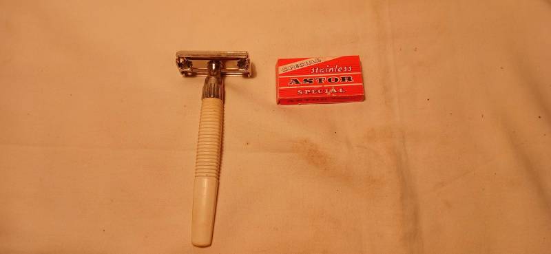 Vintage Herrenrasierer - Gillette England von Etsy - BitakaVintage
