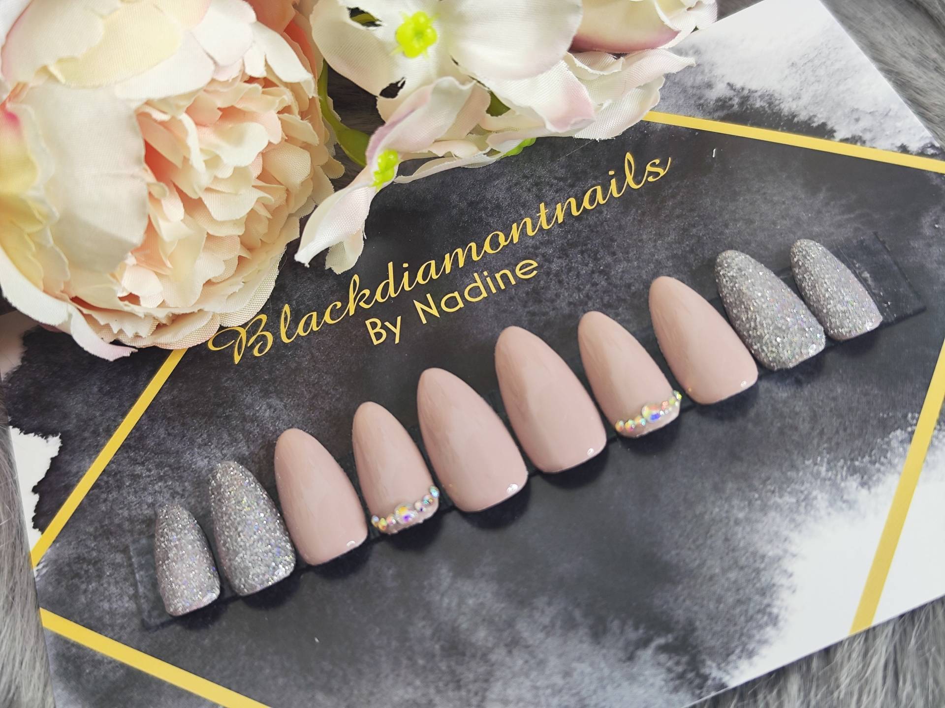 Press On Nails Gelnägel Künstliche Nägel Handgefertigt Mandel. Design , , Auora'' Press On Nails Gelnägel Künstliche Nägel Handgefertigt Mandel. Design , , Auora'' von Etsy - Blackdiamontbynadine