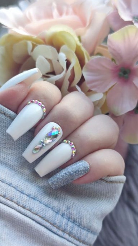 Press On Nails Gelnägel. Künstliche Nägel Handgefertigt Ballerina Weißer Traum Press On Nails Gelnägel. Künstliche Nägel Handgefertigt Ballerina Weißer Traum von Etsy - Blackdiamontbynadine