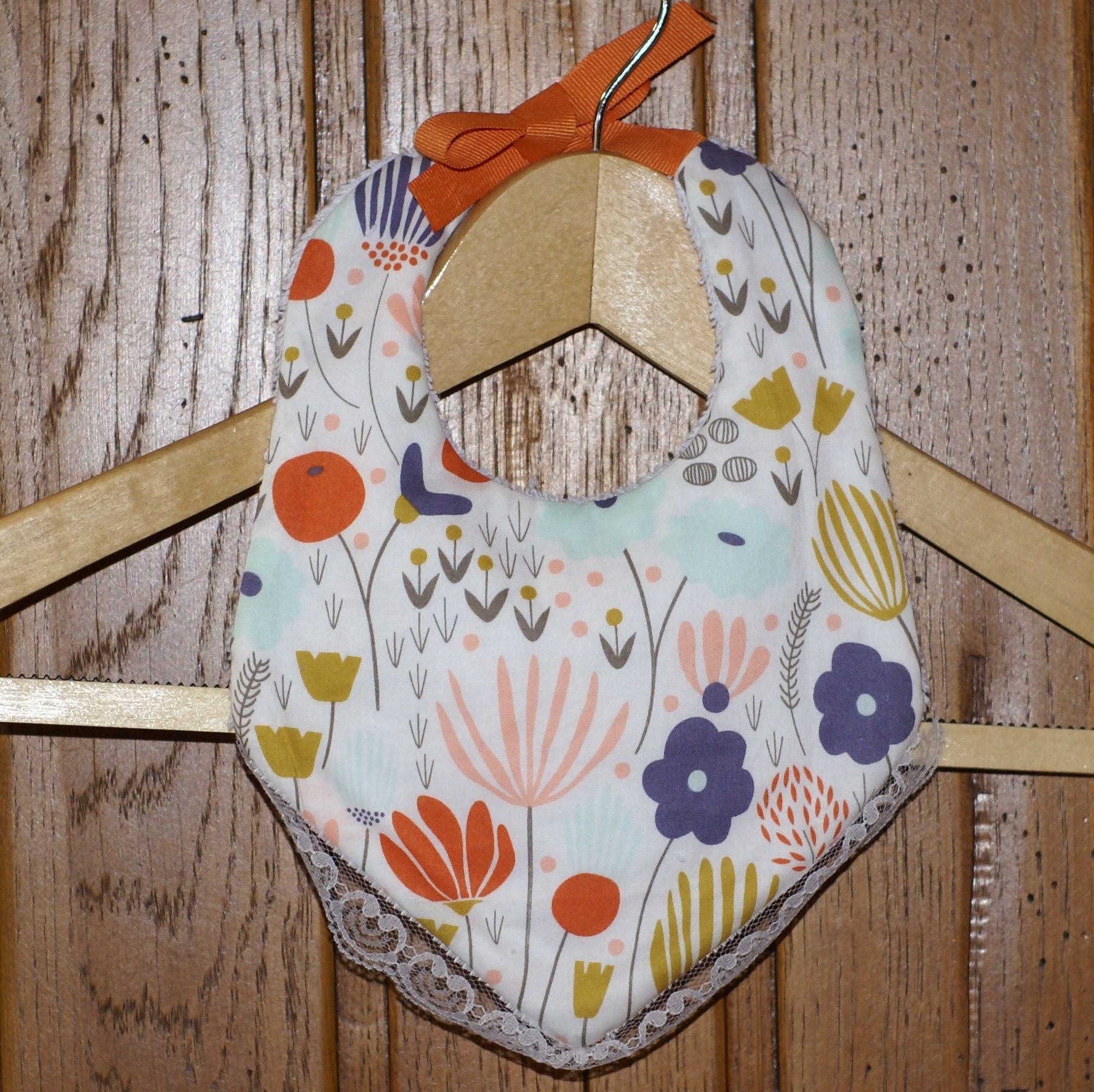 Lätzchen Boho Spitze Blumen von Etsy - Blancpastel