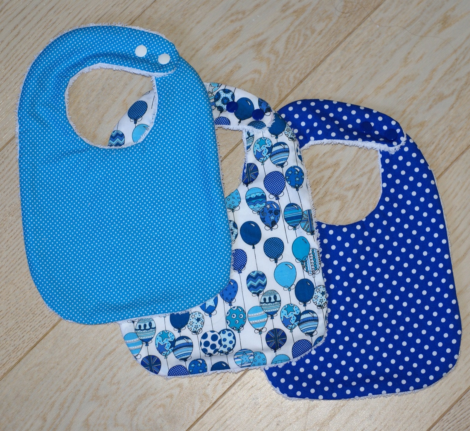 Lot Von 3 Verschiedenen Blauen Lätzchen von Etsy - Blancpastel
