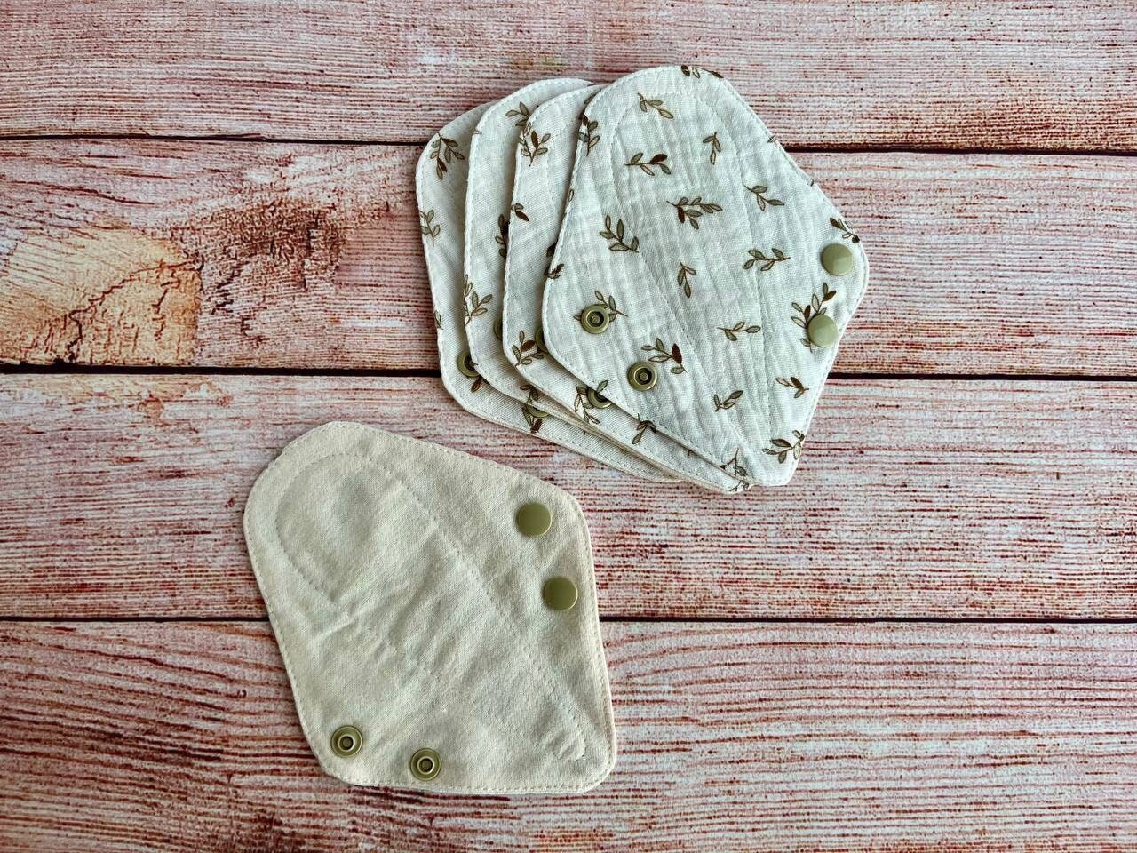 6 "Wiederverwendbare Tanga Panty Liner Set, Bio-stoffpads, Kleine Slipeinlagen, Extradünne, Zero Waste Damenbinden 6 "Wiederverwendbare Tanga Panty Liner Set, Bio-stoffpads, Kleine Slipeinlagen, Extradünne, Zero Waste Damenbinden von Etsy - BloomPads