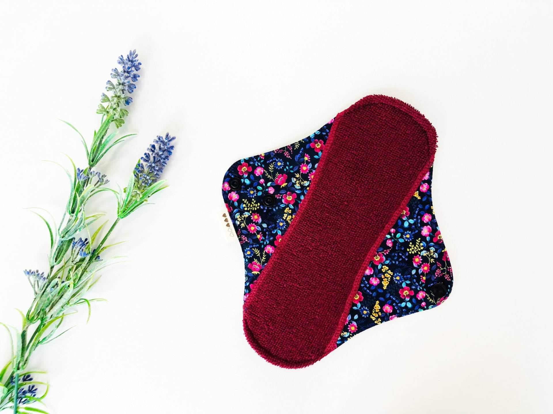 Bio-Bambustuch Wiederverwendbare Damenbinde Mit Blumenmuster Bio-Bambustuch Wiederverwendbare Damenbinde Mit Blumenmuster von Etsy - BloomPads