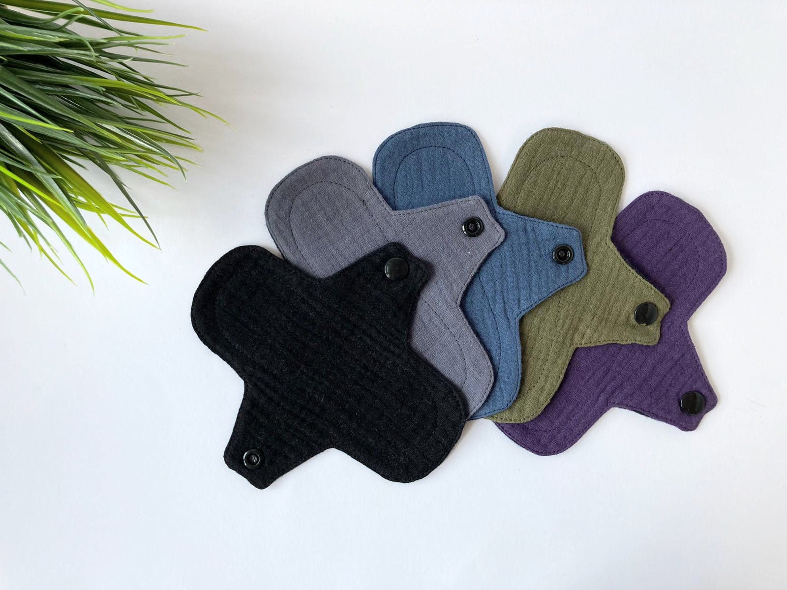 Bio Stoffpads 15cm Für Den Täglichen Gebrauch, Kleine Slipeinlage Set, Wiederverwendbare Atmungsaktives Musselin Tuch Pad Set in Dunklen Farben von Etsy - BloomPads