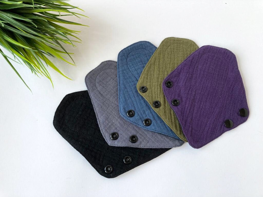 Dunkle Tanga Slipeinlagen Für Den Täglichen Gebrauch, Weiche Aus Bio-Baumwolle, Bequeme Und Atmungsaktive Zero Waste Stoffpads von Etsy - BloomPads