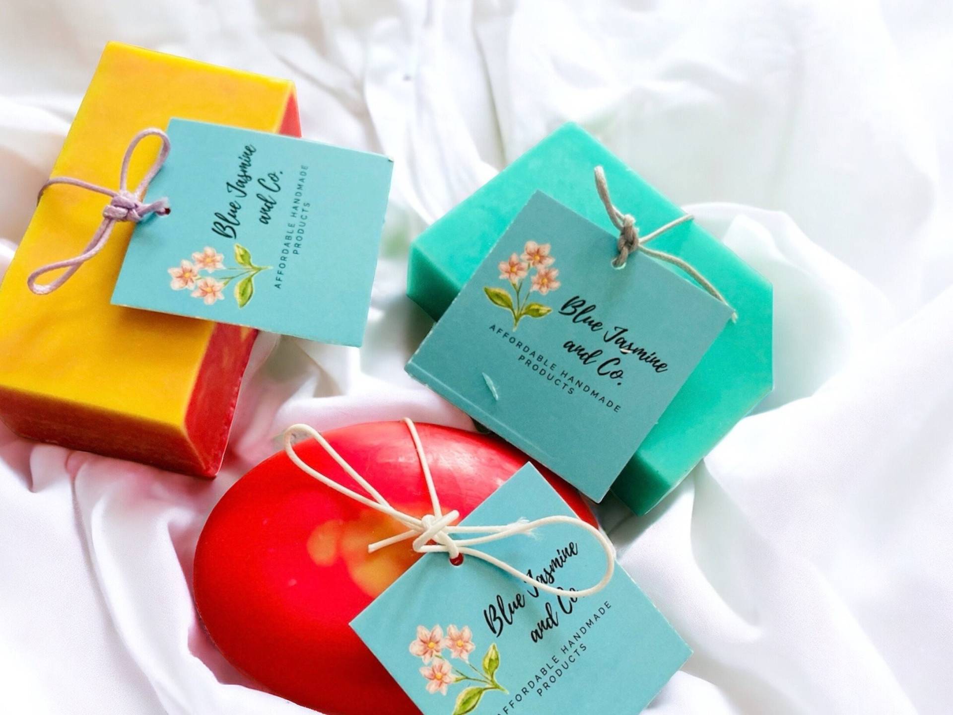 Selbstgemachte Geschenk Seifen| Handgemachte Seifen | Ziegenmilchseife Feuchtigkeitsspendend Und Duftend Geschenke Für Sie Handgefertigte von Etsy - BlueJasmineandco