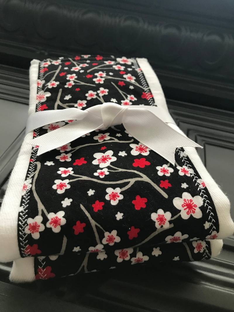 Baby-Dusche-Geschenk Blumen Spucktücher Set - Geschenk Für Die Neue Mutter - Baby Geschenk, Neugeborene, Hübsche Spucktuch, Lätzchen Und von Etsy - BlueSnowmanQuilts