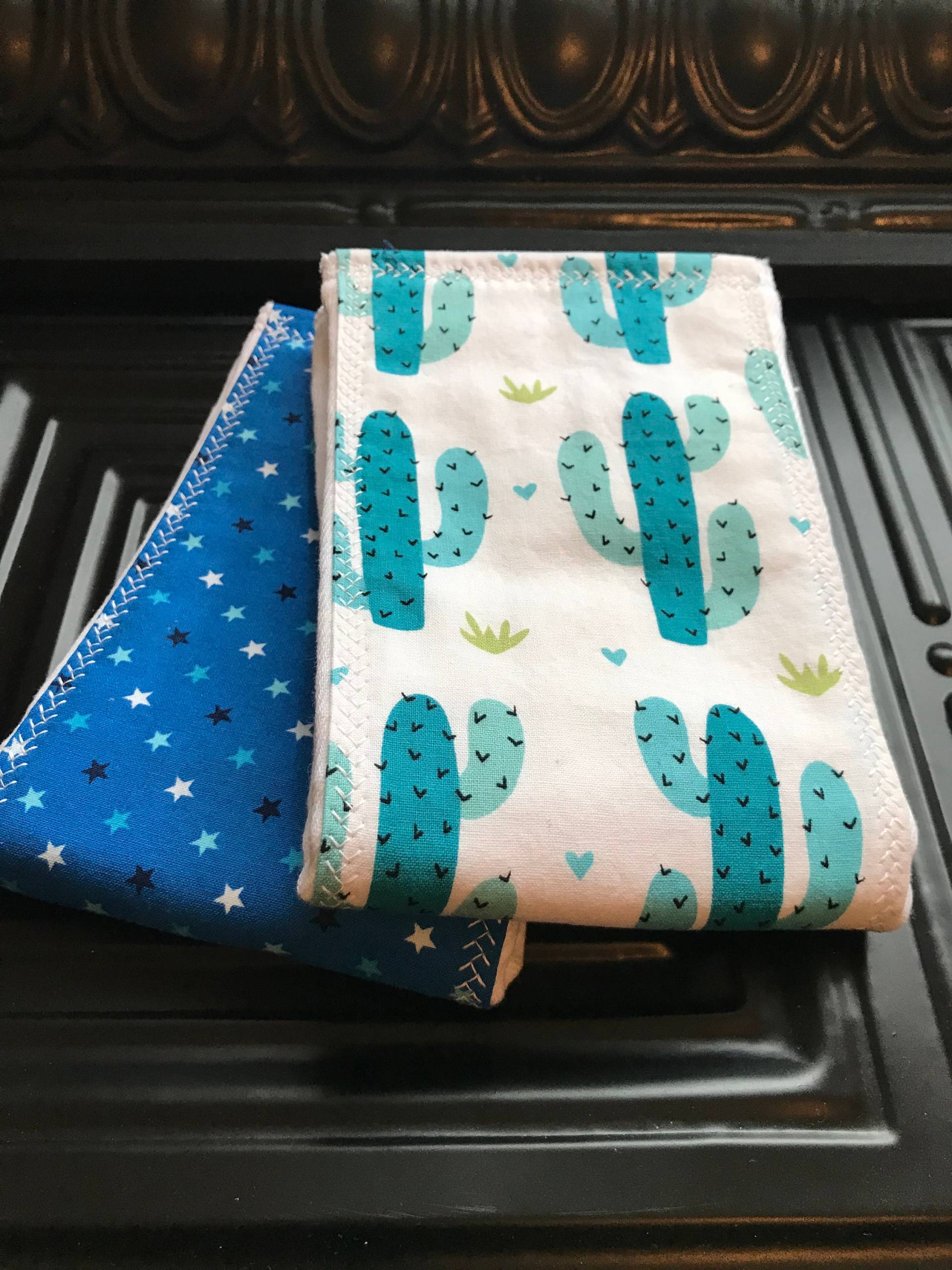 Baby-Dusche-Geschenk Kaktus Spucktuch Set-Gender Neutral Baby Geschenk, Südwesten Spucktücher, Lätzchen Und Aufstoßen, Geschenk Für Neue Mutter Baby-Dusche-Geschenk Kaktus Spucktuch Set-Gender Neutral Baby Geschenk, Südwesten Spucktücher, Lätzchen Und Aufstoßen, Geschenk Für Neue Mutter von Etsy - BlueSnowmanQuilts