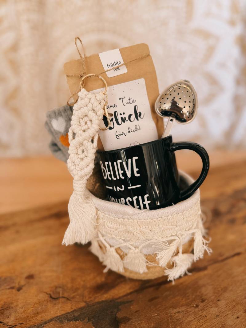 Boho Geschenkset „Believe in Yourself" Mit Tasse, Tee, Herz-Teesieb & Makramee - Motivations Geschenk Für Freundin Boho Geschenkset „Believe in Yourself" Mit Tasse, Tee, Herz-Teesieb & Makramee - Motivations Geschenk Für Freundin von Etsy - BoJaLiStore